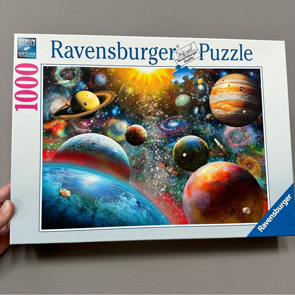 RAVENSBURGER 1000pc outer space jigsaw puzzle